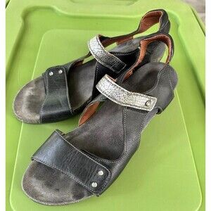 Taos Women’s EU 38 US 7.5-8 Black Leather Chrissy Strappy Wedge Sandals